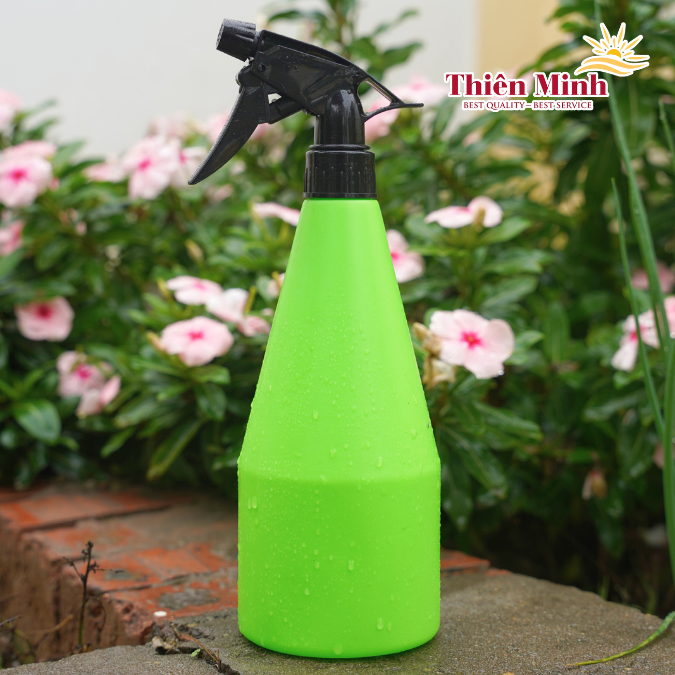 Set of 3 Mini Garden Watering Bottles 800ml 4 Set of 3 Mini Garden Watering Bottles 800ml - Image 4