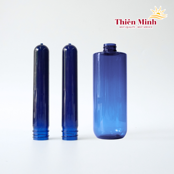 Transparent dark blue PET preform with 28/410 neck and weight of 48g